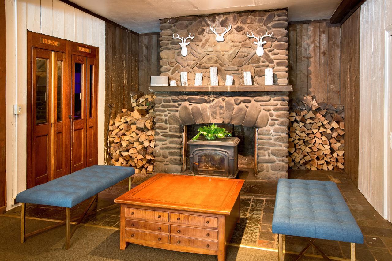 Pine Hill Arms Hotel Eksteriør bilde